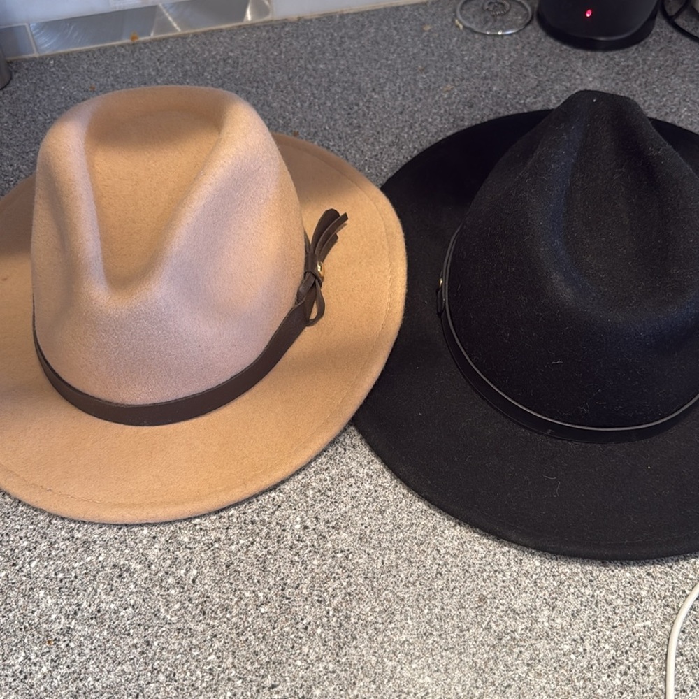 Francesca’s Rancher Hat - Picture 1 of 5